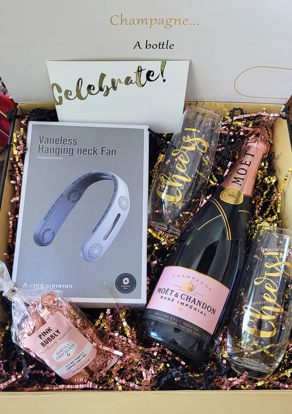 Gift box: Celebrate!  Wireless hanging neck fan, pink Bubles Champagne