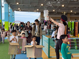 ららぽーと安城 おくじょうひろば/ アウトドアチョークアートパーク/ 参加型巨大チョークアート/ 青空チョークアート教室/ ダンボールトレイン/ フェイスペイント体験/ 愛知県安城市/ ＃愛知県 ＃ファミリーイベント #アートイベント