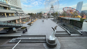 ◇イベント告知◇クイーンズスクエア横浜「みんなでクジラの巨大アートをつくろう!」&「アウトドアチョークで鯉のぼりを描こう!」(神奈川県・みなとみらい)