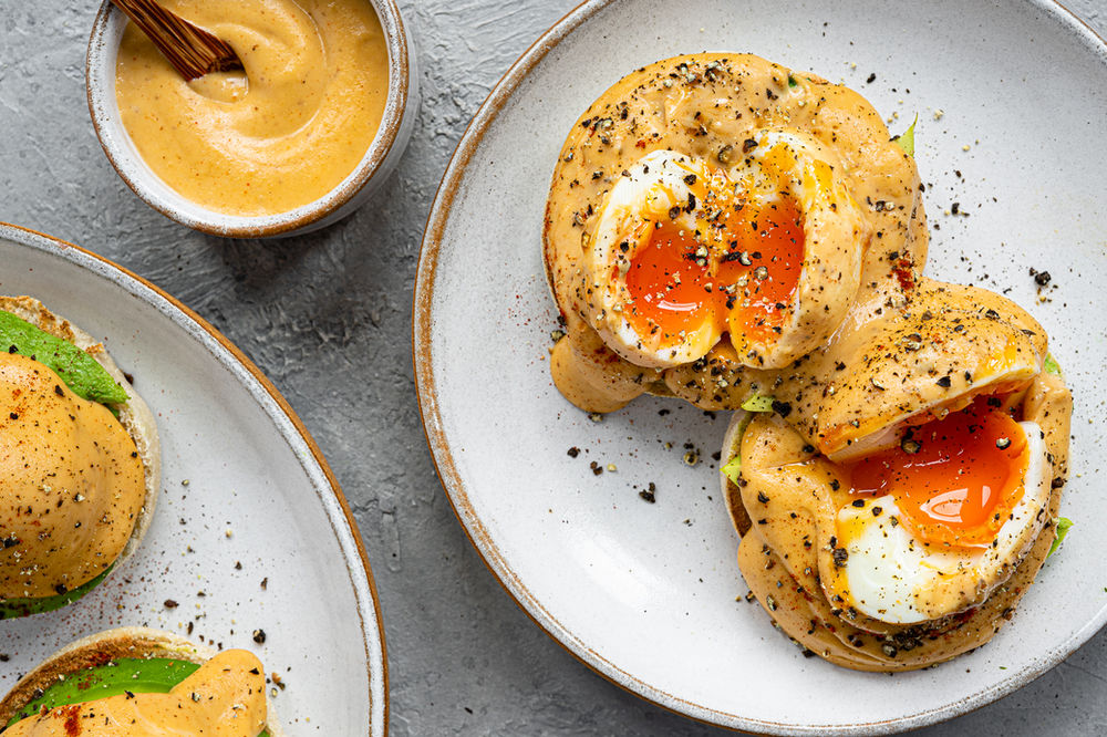 easy eggs Benedict with cashew hollandaise sauce