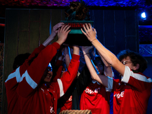 MOUZ анх удаа Dota 2-ын S-Tier LAN тэмцээнд аваргын цом өргөлөө