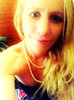 Peaches - Close up Face