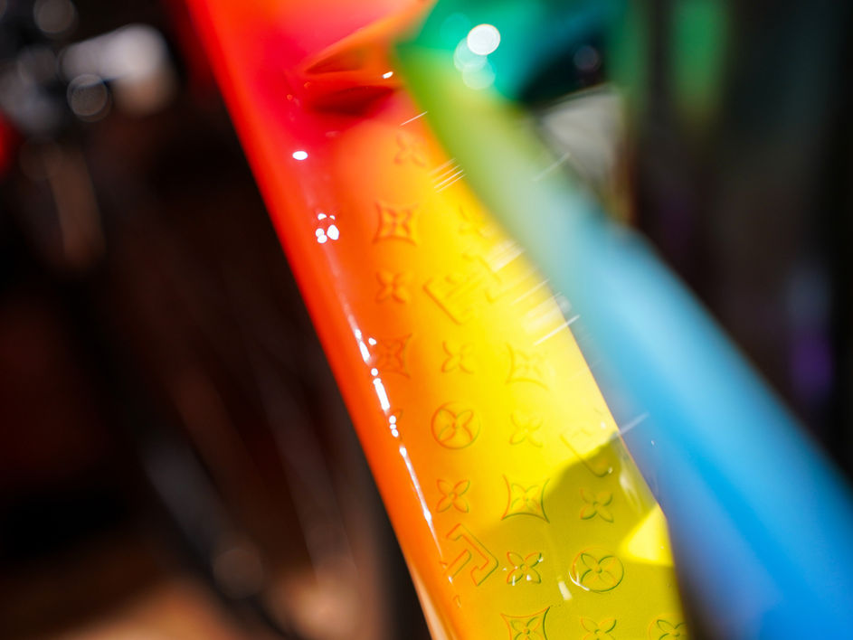 specializedsirrusx illusiontwo bici bottega glass paint custom painted bespoke painted artifacts