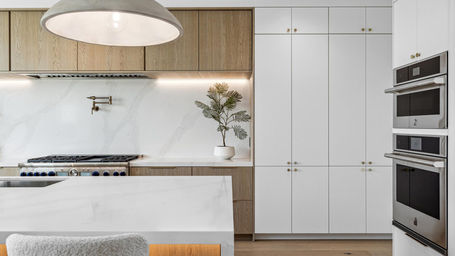 White Stained Cabinets Vs. White Painted Cabinets: Which Is Right For Your Kitchen?