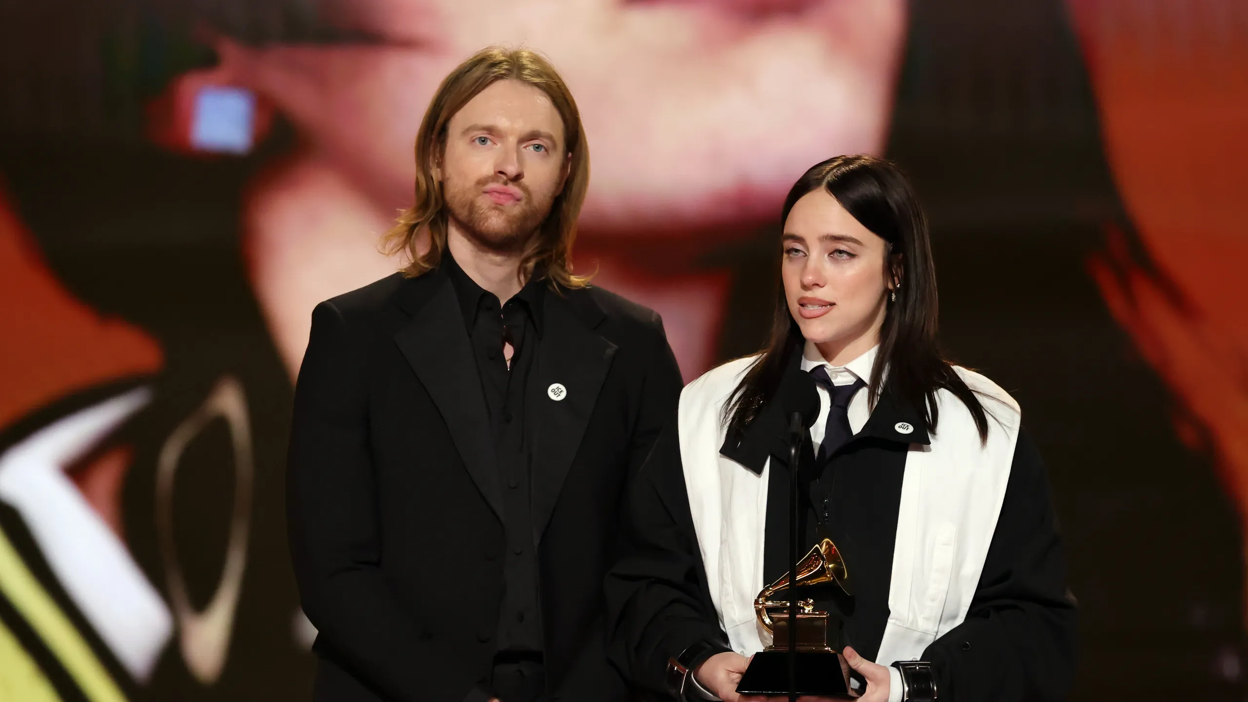 Billie Eilish e Phineas O’Connel, ritirano il premio per "Canzone dell’anno" con Wildflower