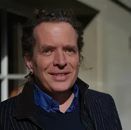 Portrait Thomas Gsteiger Bern Praxis