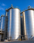 03_silos_y_tanques.png