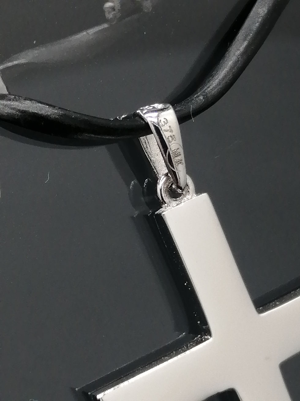 Thumbnail: 9ct White Gold Plain Cross Pendant