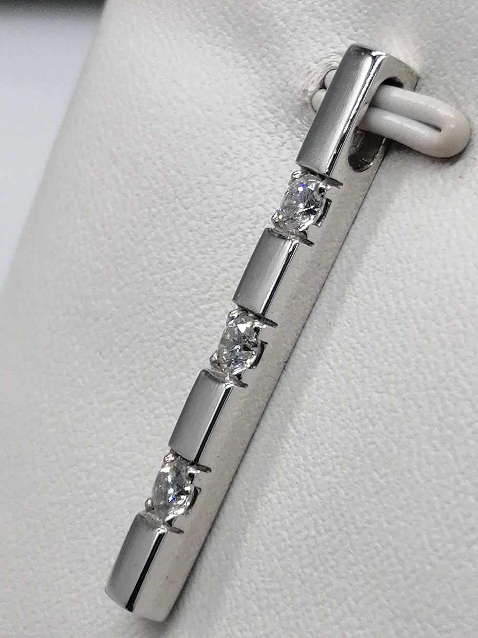 Thumbnail: 18ct White Gold Diamond 3 Stone Stick Pendant