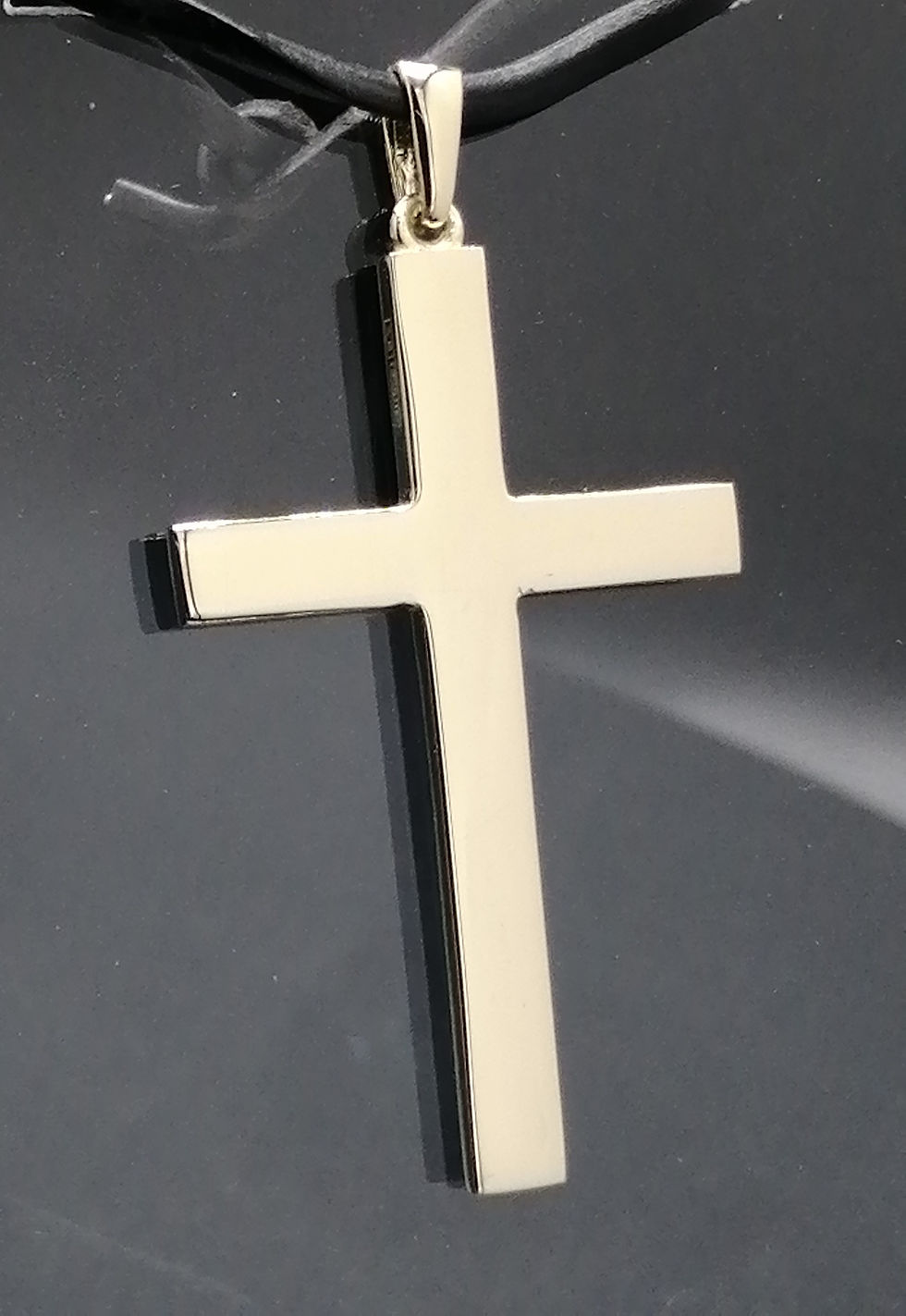 Thumbnail: 9ct Yellow Gold Plain Cross Pendant