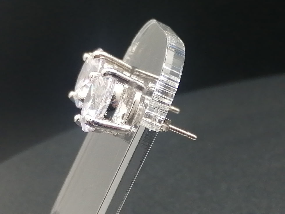 Thumbnail: 925 Silver CZ Round 4 Claw Stud Earrings