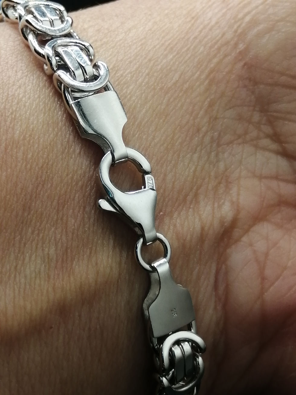 Thumbnail: 9ct White Gold Flat Byzantine Bracelet