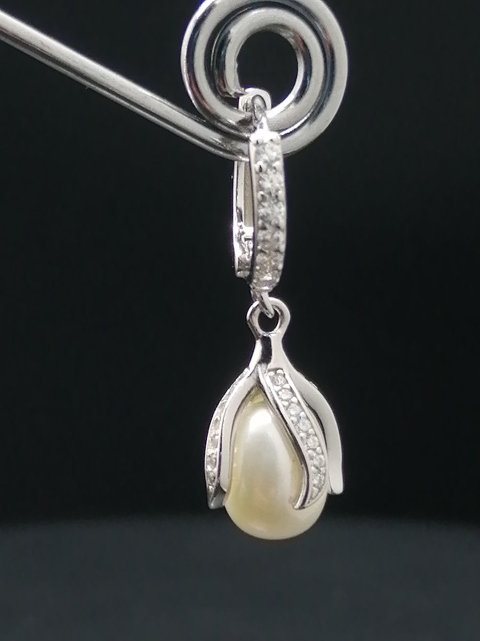 Thumbnail: 925 Silver Petal Pearl & CZ Huggie Drop Earrings