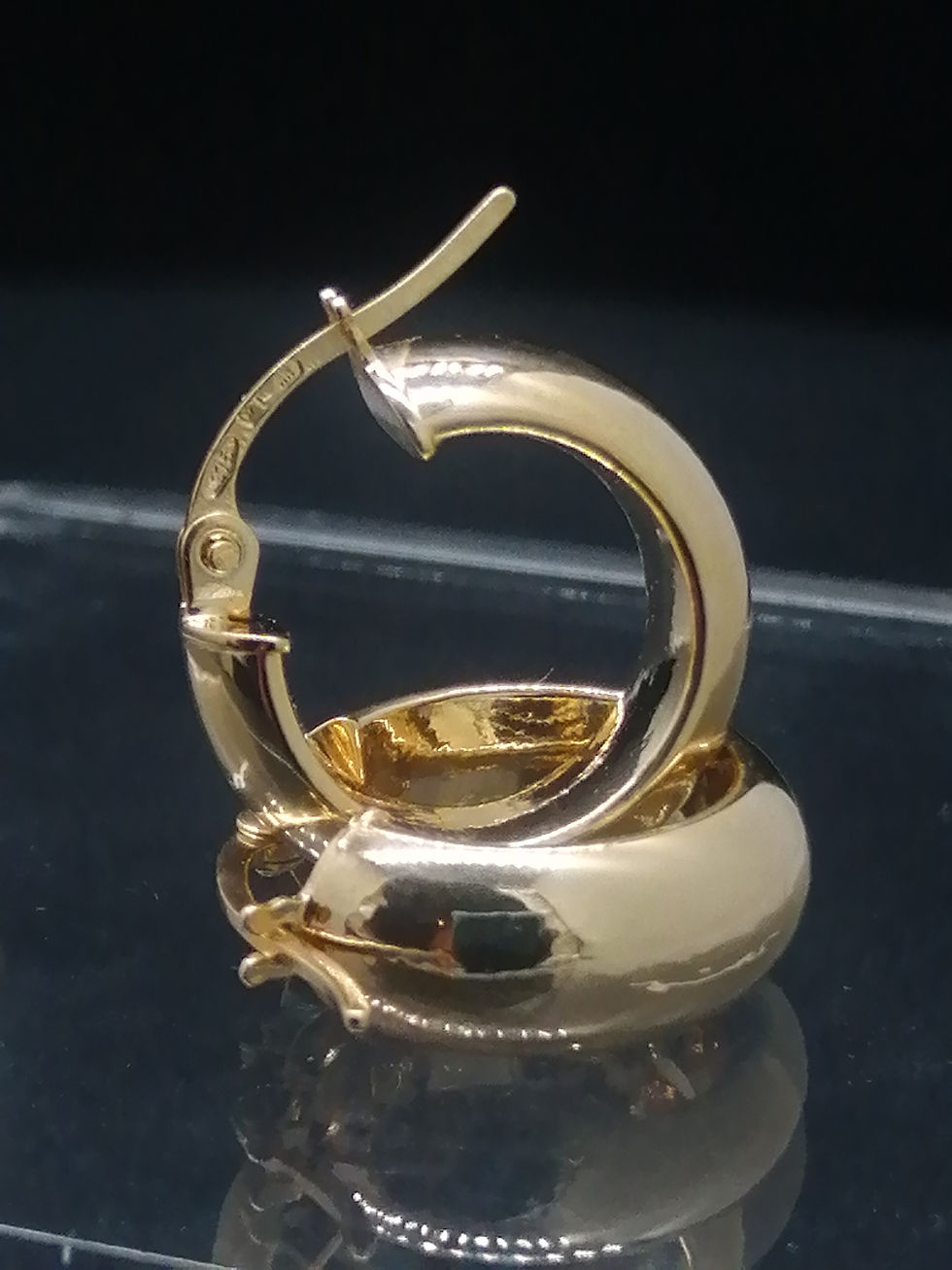 Thumbnail: 9ct Yellow Gold D-Shape Hoop Earrings