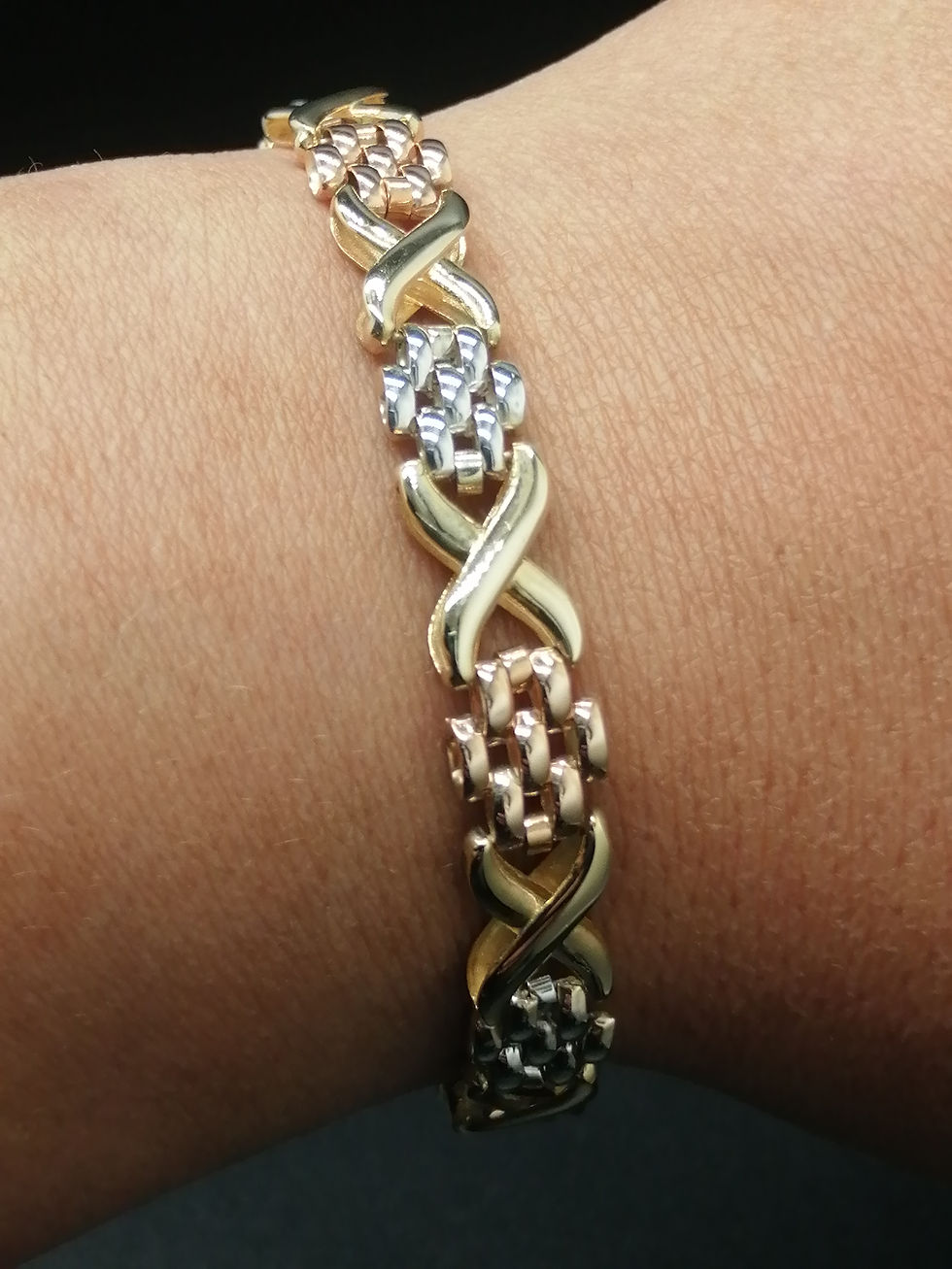 Thumbnail: 9ct White, Rose and Yellow Gold Kisses Bracelet