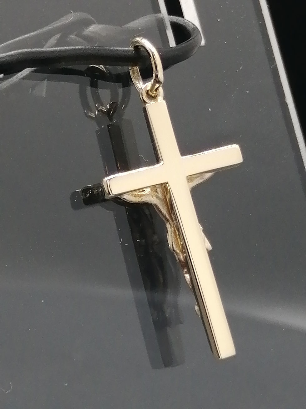 Thumbnail: 9ct Yellow Gold Crucifix Pendant