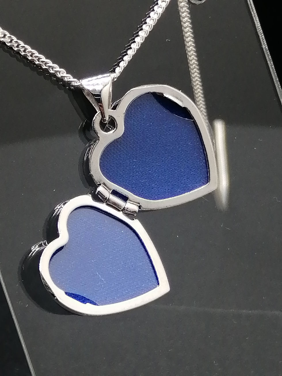 Thumbnail: 9ct White Gold Swirl Heart Locket
