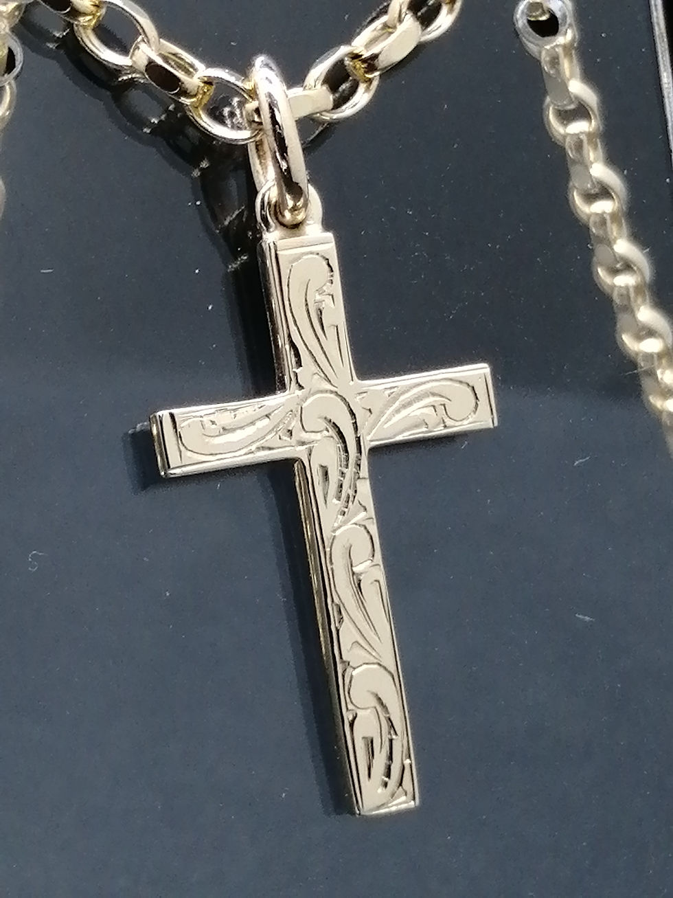 Thumbnail: 9ct Gold Engraved & Plain Reversible Cross Pendant