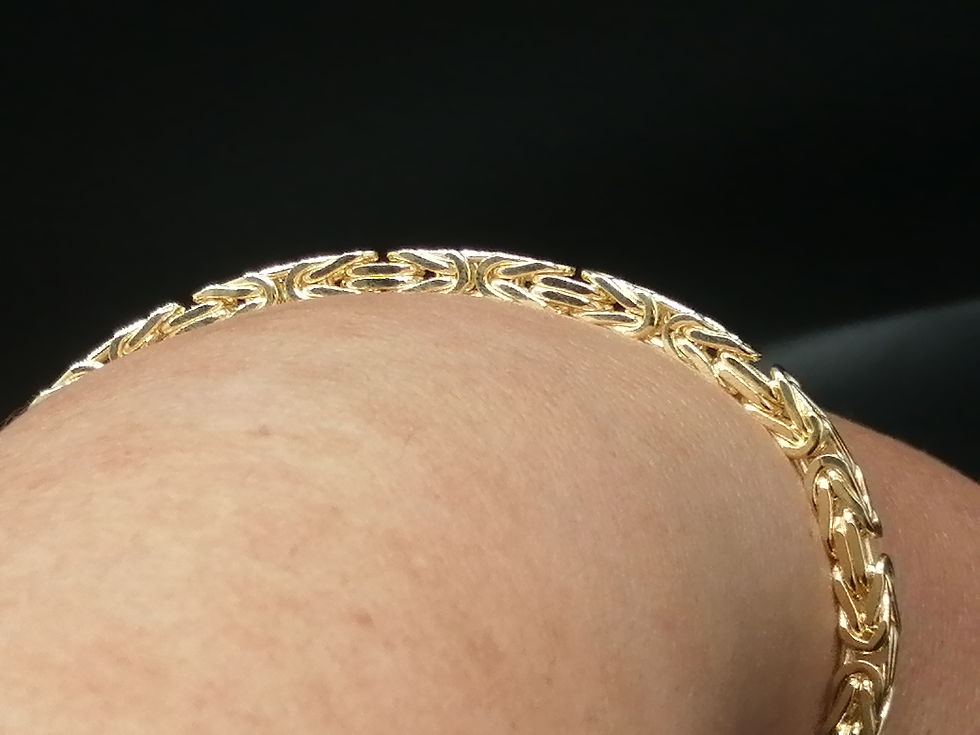 Thumbnail: 9ct Yellow Gold Smooth Square Byzantine Bracelet