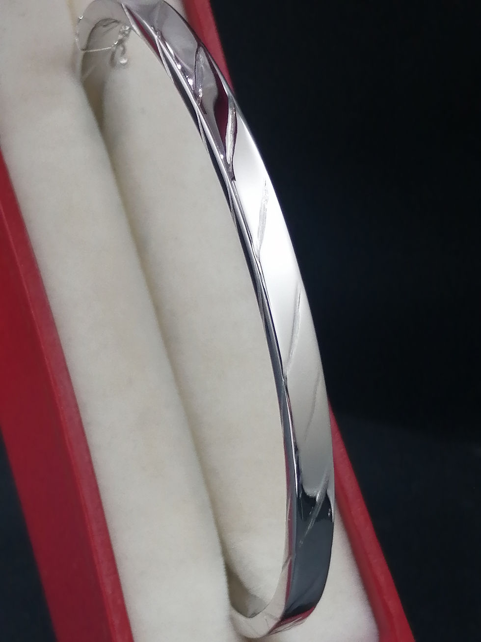 Thumbnail: 9ct White Gold Flat Cable Twist Bangle