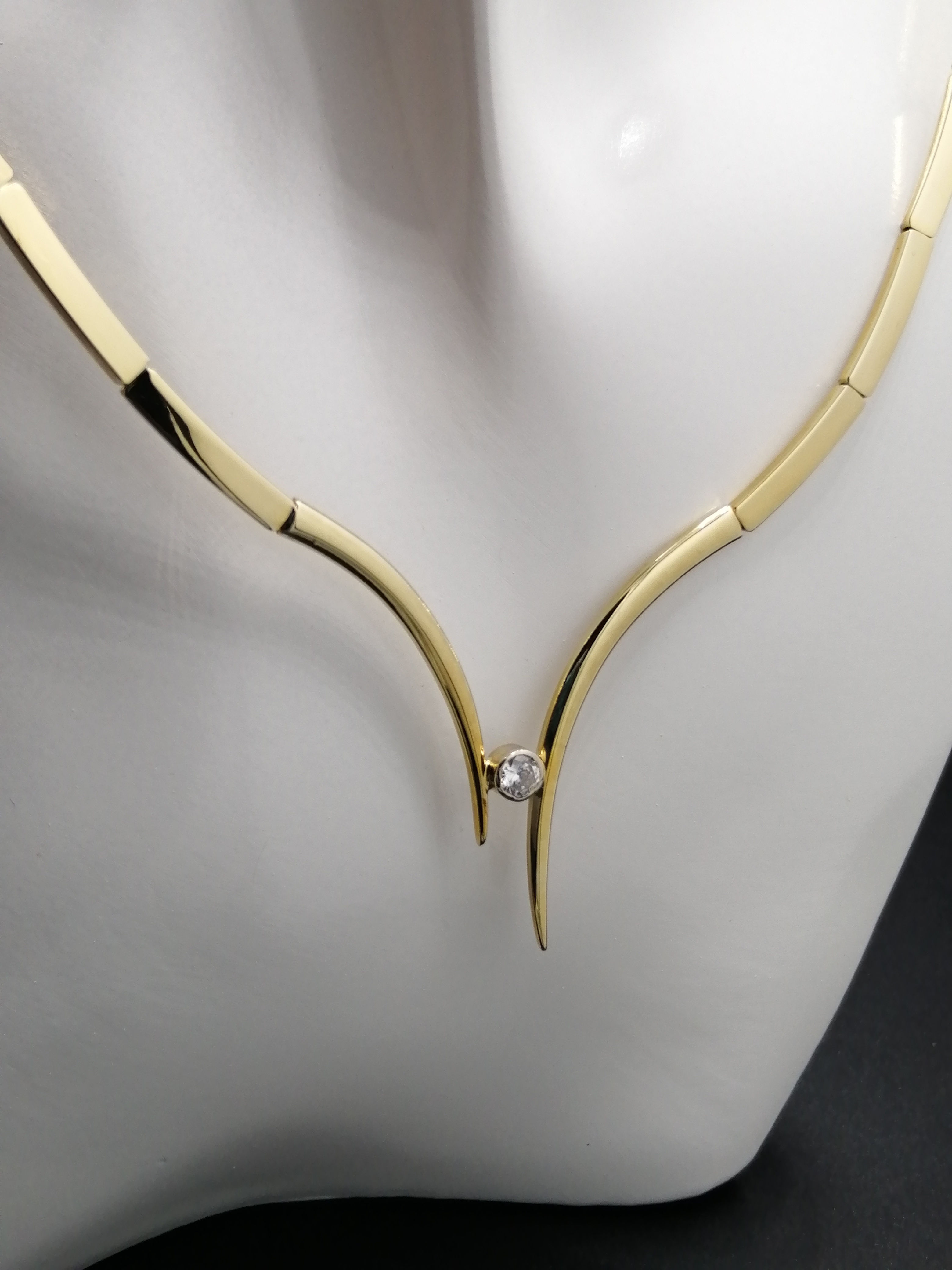 9ct Gold CZ Solitaire Collar Neckless