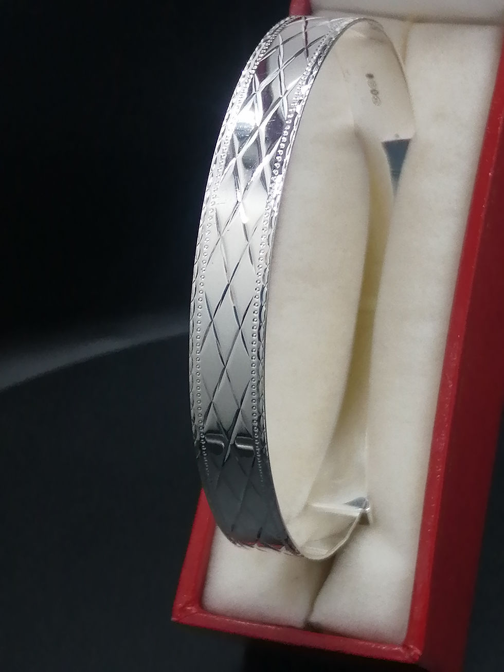 Thumbnail: 925 Silver Diamond Cut Expandable Bangle