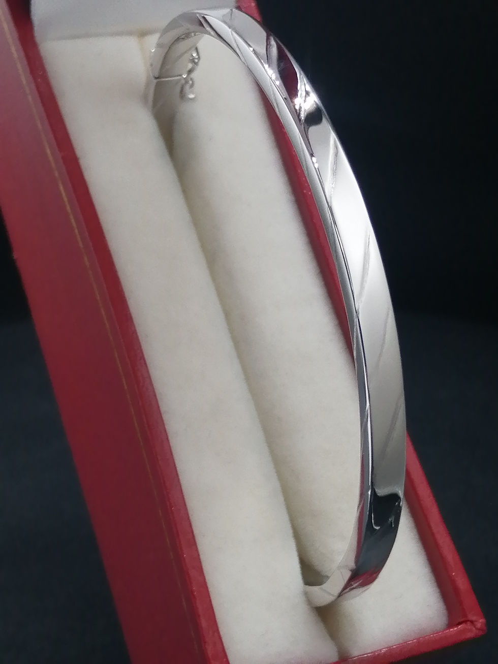 Thumbnail: 9ct White Gold Flat Cable Twist Bangle