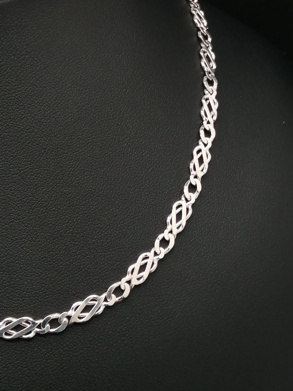 Thumbnail: 9ct White Gold Celtic Chain