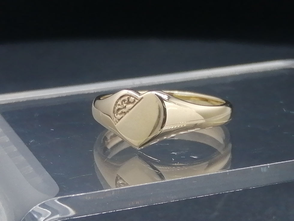 Thumbnail: 9ct Yellow Gold Engraved Heart Signet Ring