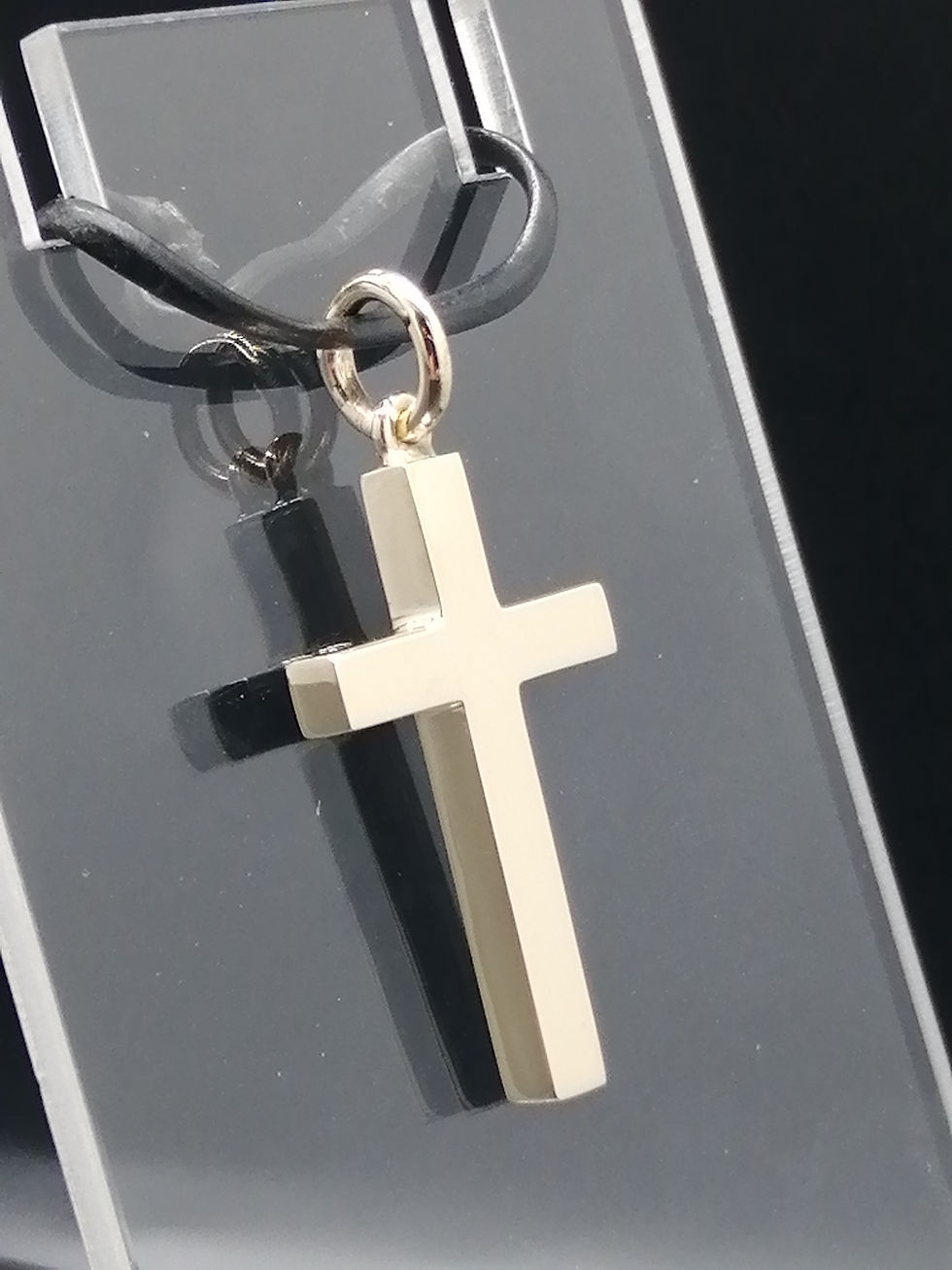 Thumbnail: 9ct Yellow Gold Plain Cross Pendant
