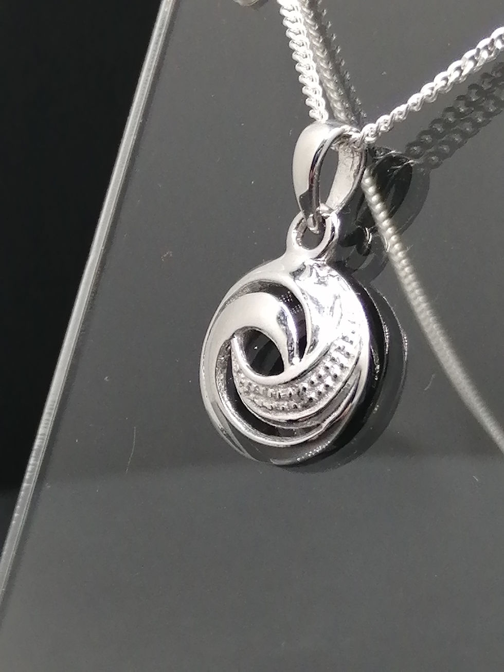 Thumbnail: 925 Silver Diamond Swirl Pendant