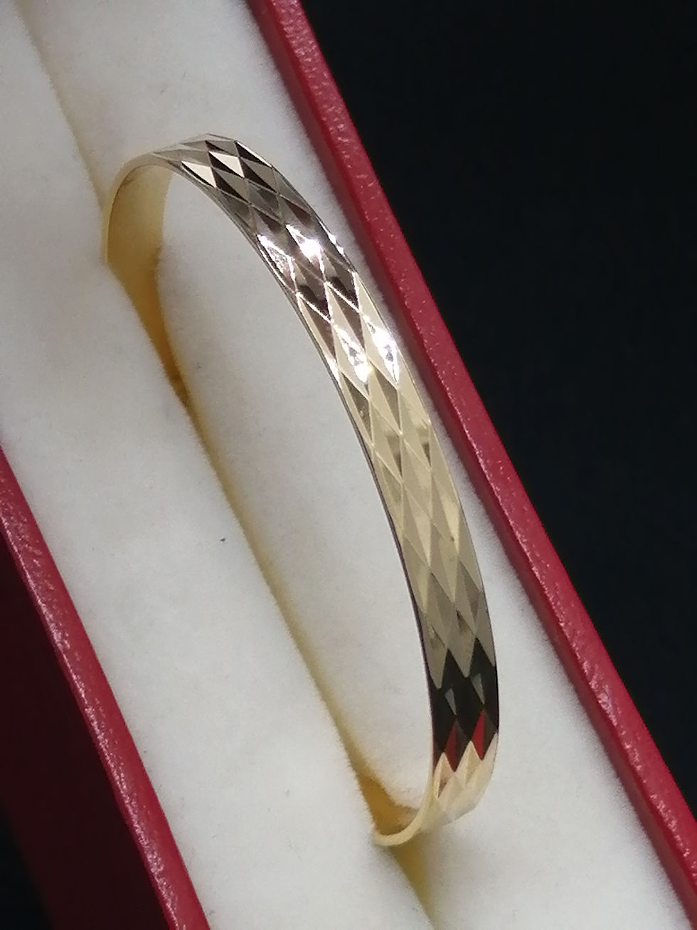 Thumbnail: 9ct Yellow Gold D/C Peaks Expandable Baby Bangle