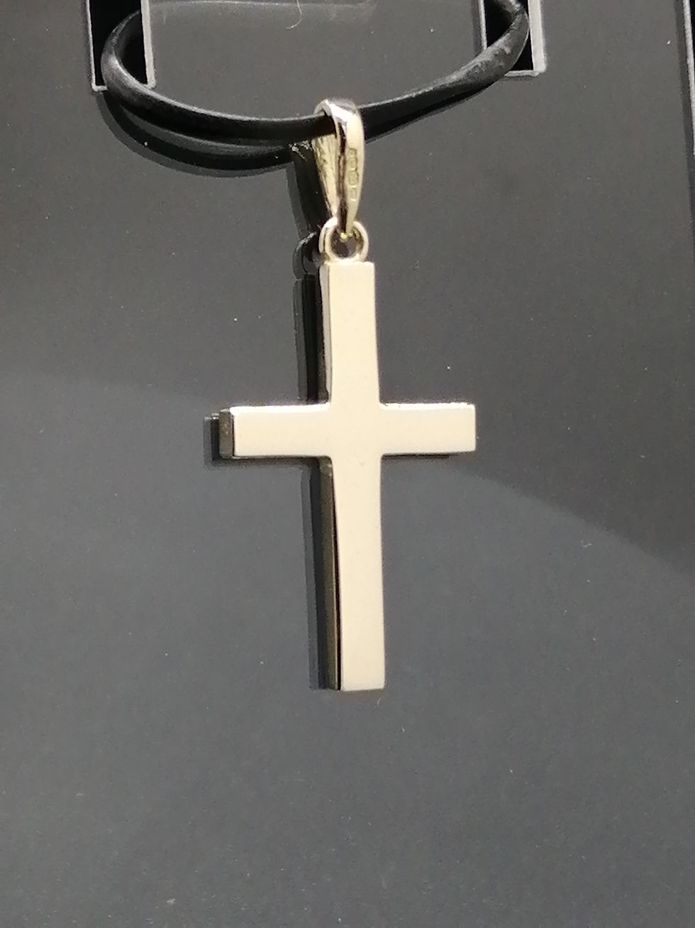 Thumbnail: 9ct Yellow Gold Plain Cross Pendant