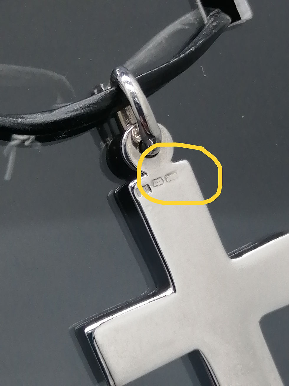 Thumbnail: 9ct White Gold D/C Centre Cross*