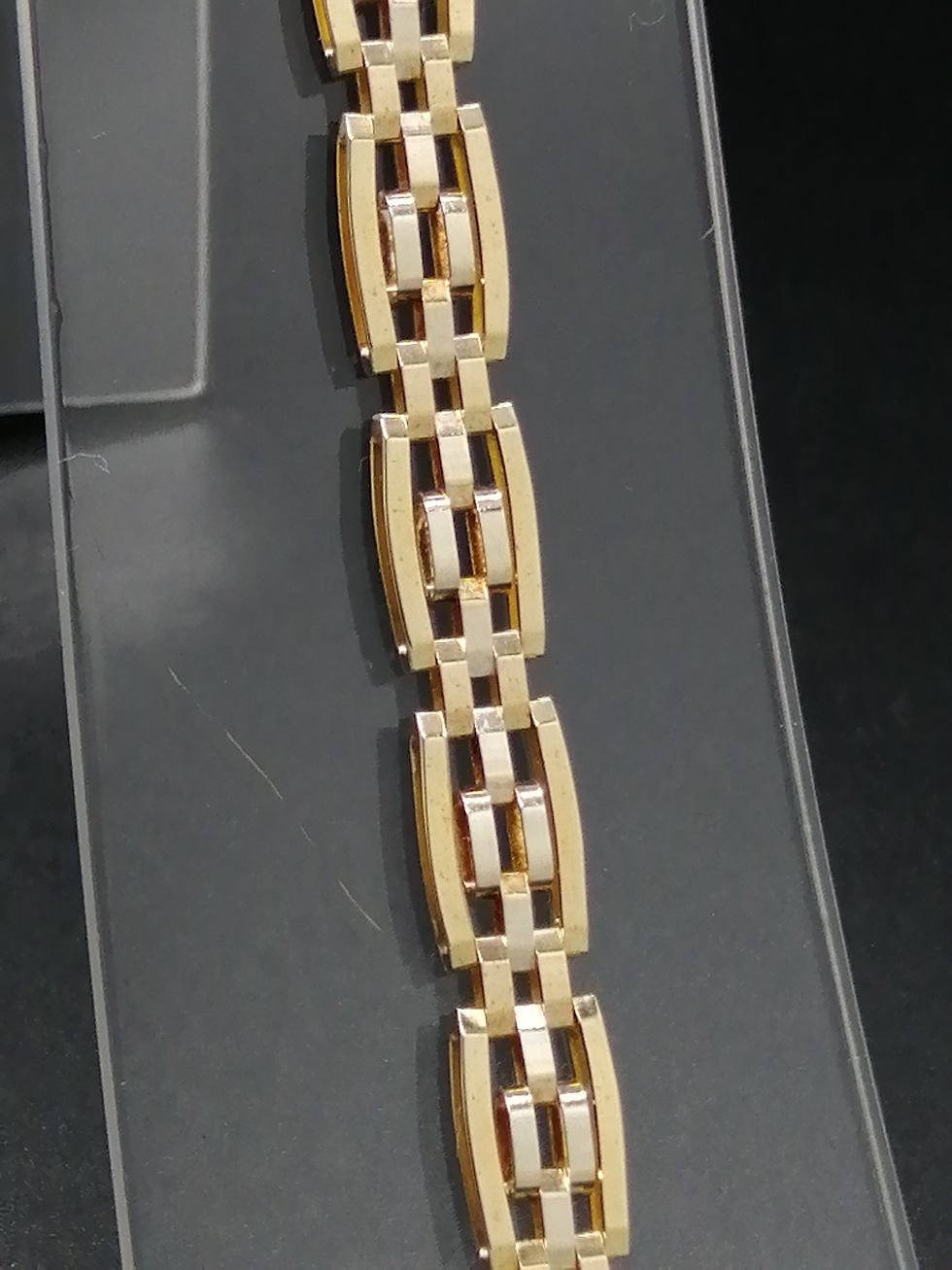Thumbnail: 9ct Yellow Gold Fancy Ovals Gate Brick Bracelet