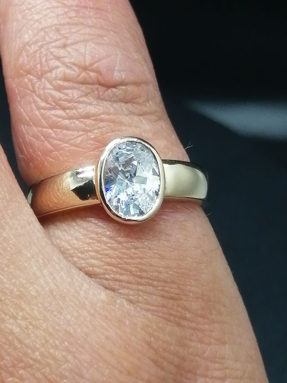 Thumbnail: 9ct Yellow Gold CZ Oval Ring
