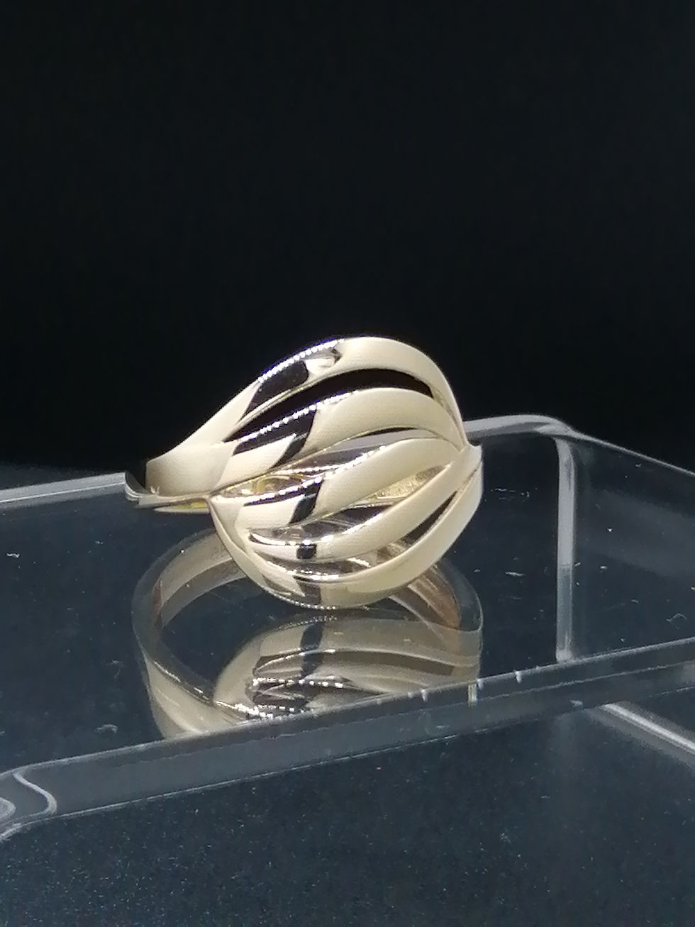 Thumbnail: 14ct Yellow Gold Waves Ring