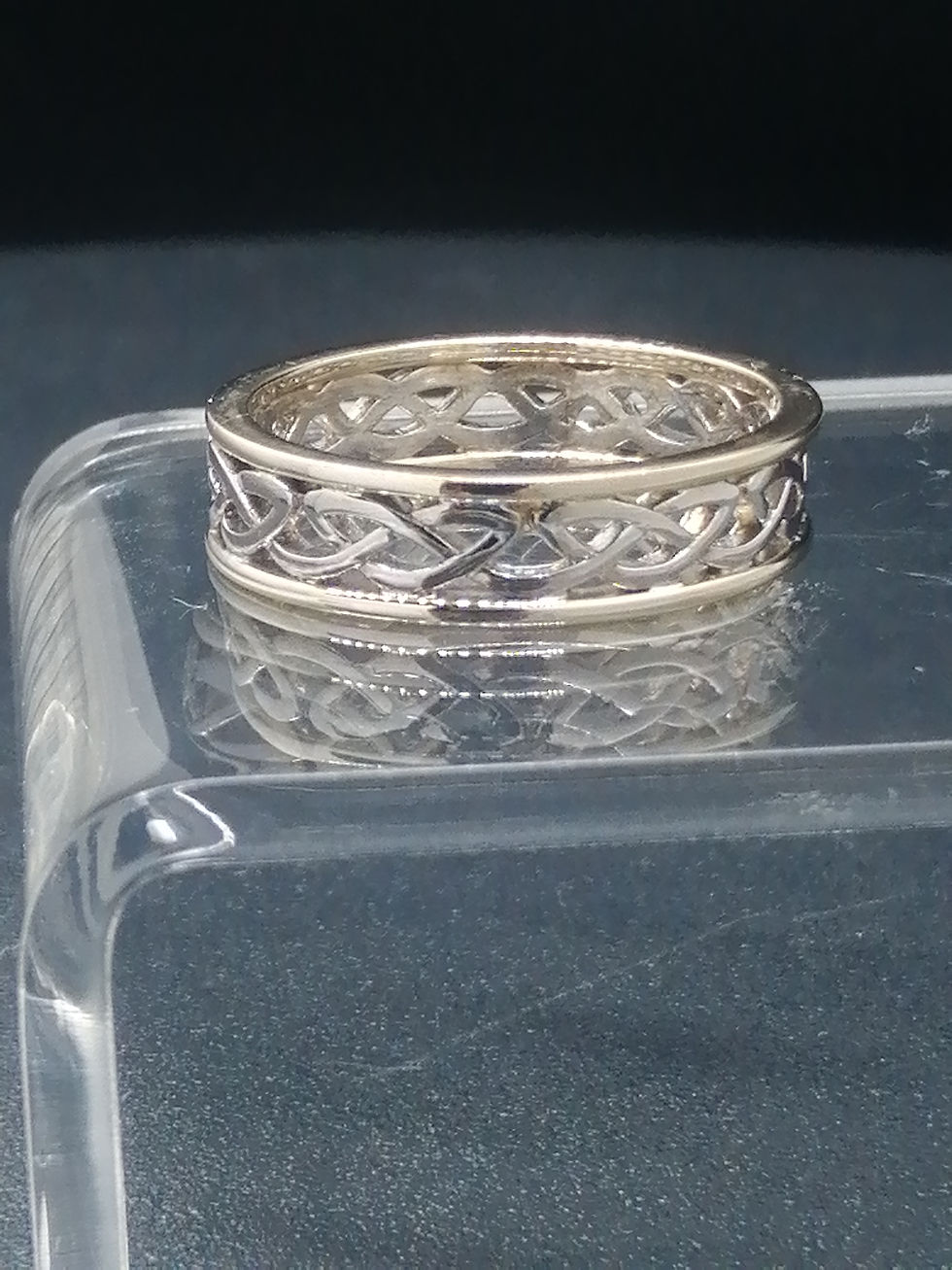 Thumbnail: 9ct Yellow & White Gold Celtic Band Ring