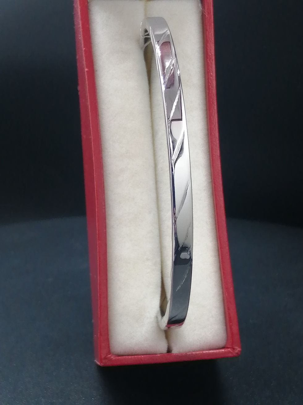 Thumbnail: 9ct White Gold Flat Cable Twist Bangle