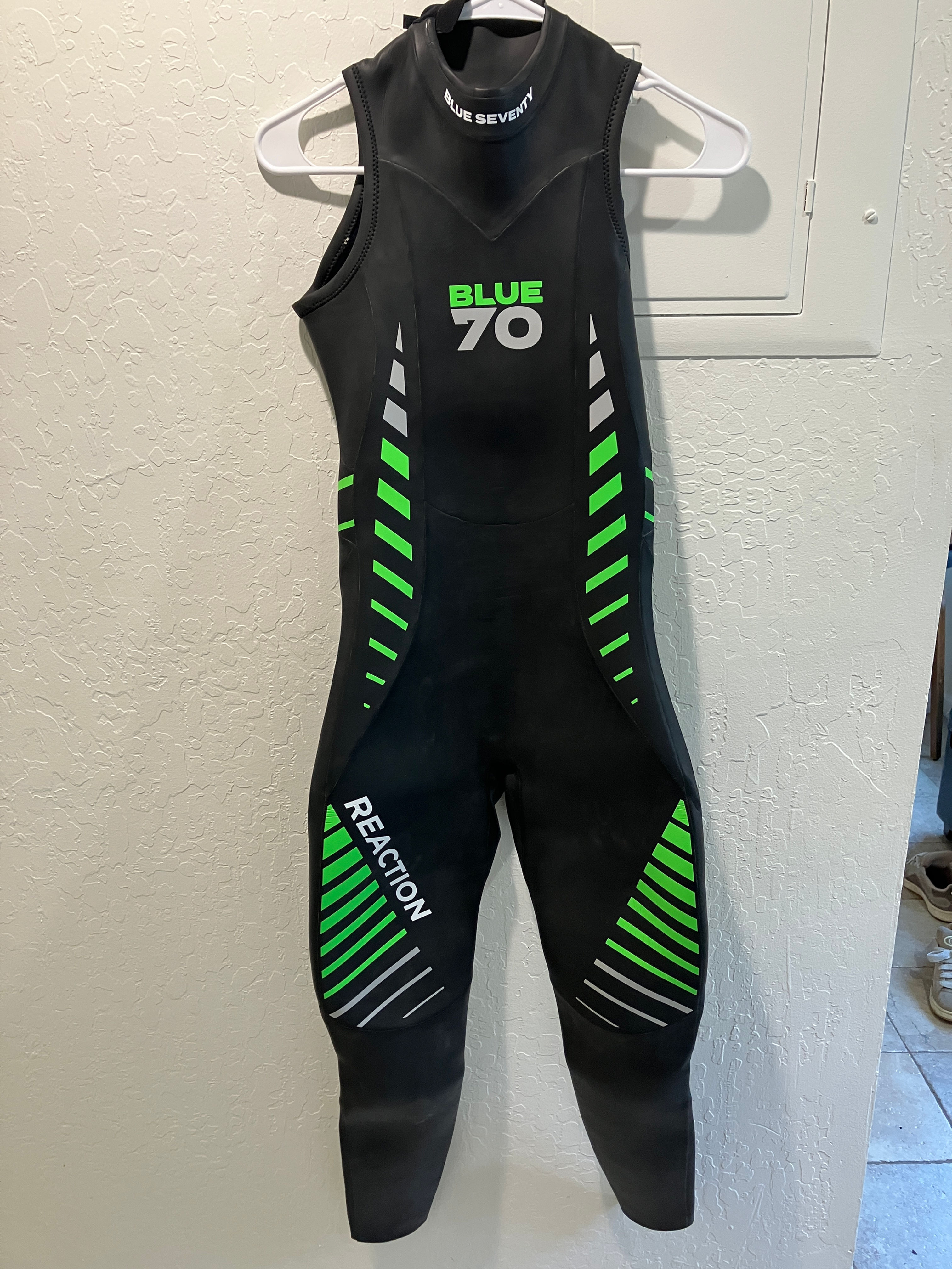 Blue70 Reaction Sleeveless Wetsuit: Women's Medium (WM)