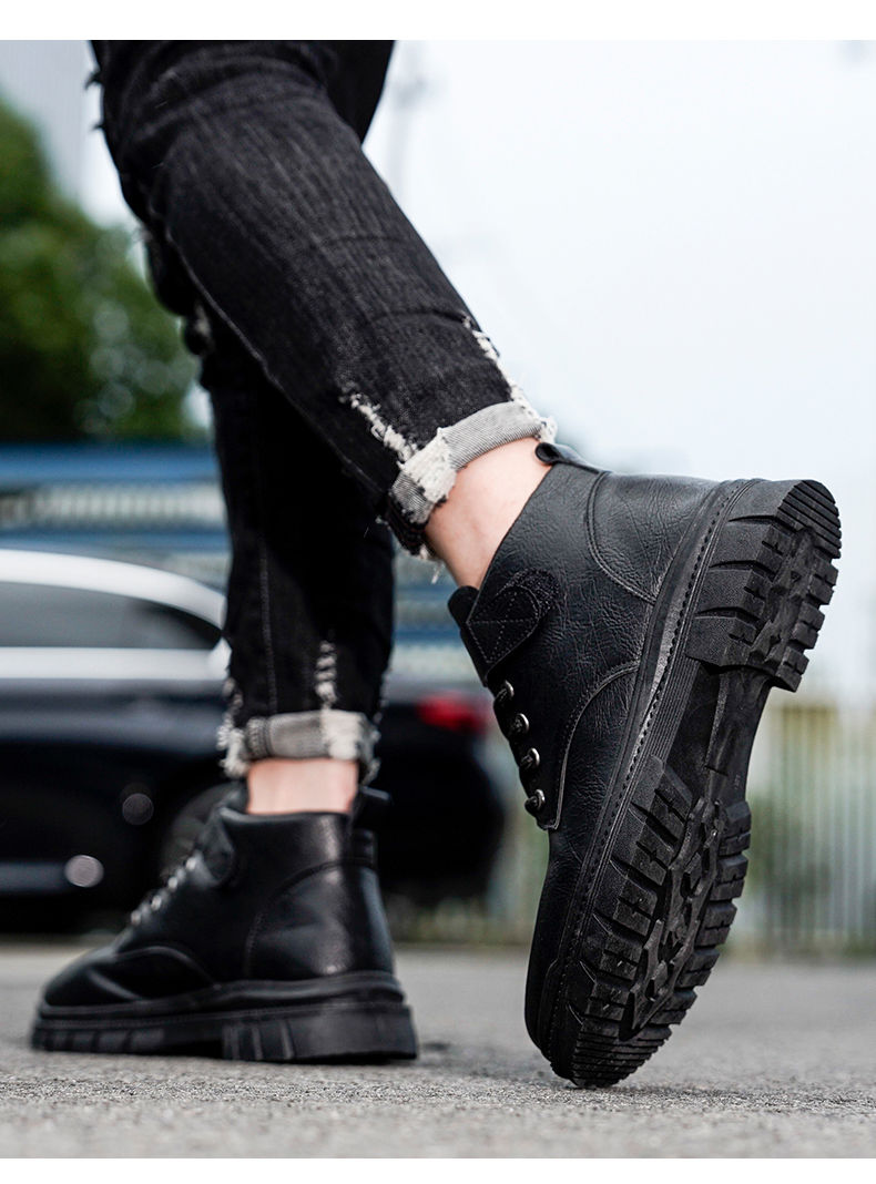 Thumbnail: Black lace-up boots with dark jeans