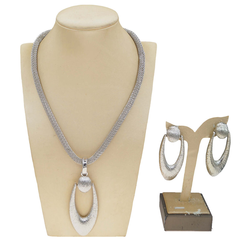 Thumbnail: Woman Necklace and Earring Two-Piece Jewelry Set Dubai Gold-Plated Jewelry Set T