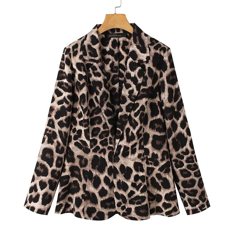 Thumbnail: Leopard print blazer