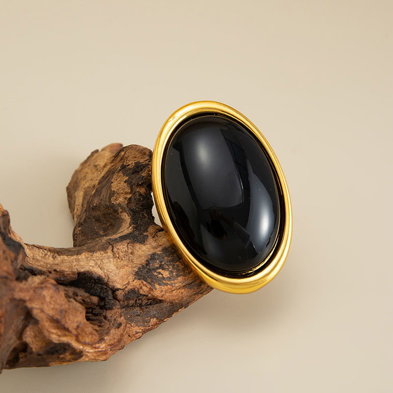 Thumbnail: New Vintage Geometry Red Black Oval Resin Finger Ring Women Fashion Elegant Ring