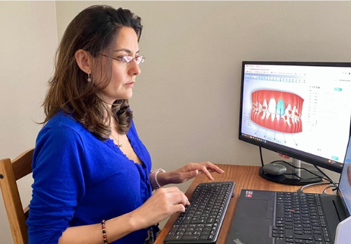 Soporte clínico de Ortodoncista iFace alineadores invisibles en Chile