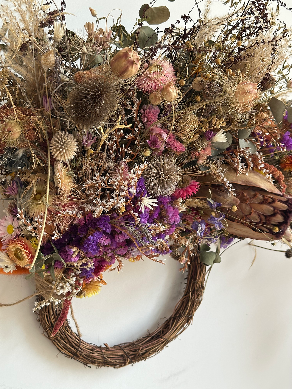 Thumbnail: DRIED FLOWER WREATH - HALF MOON - BLOOMING MAGIC