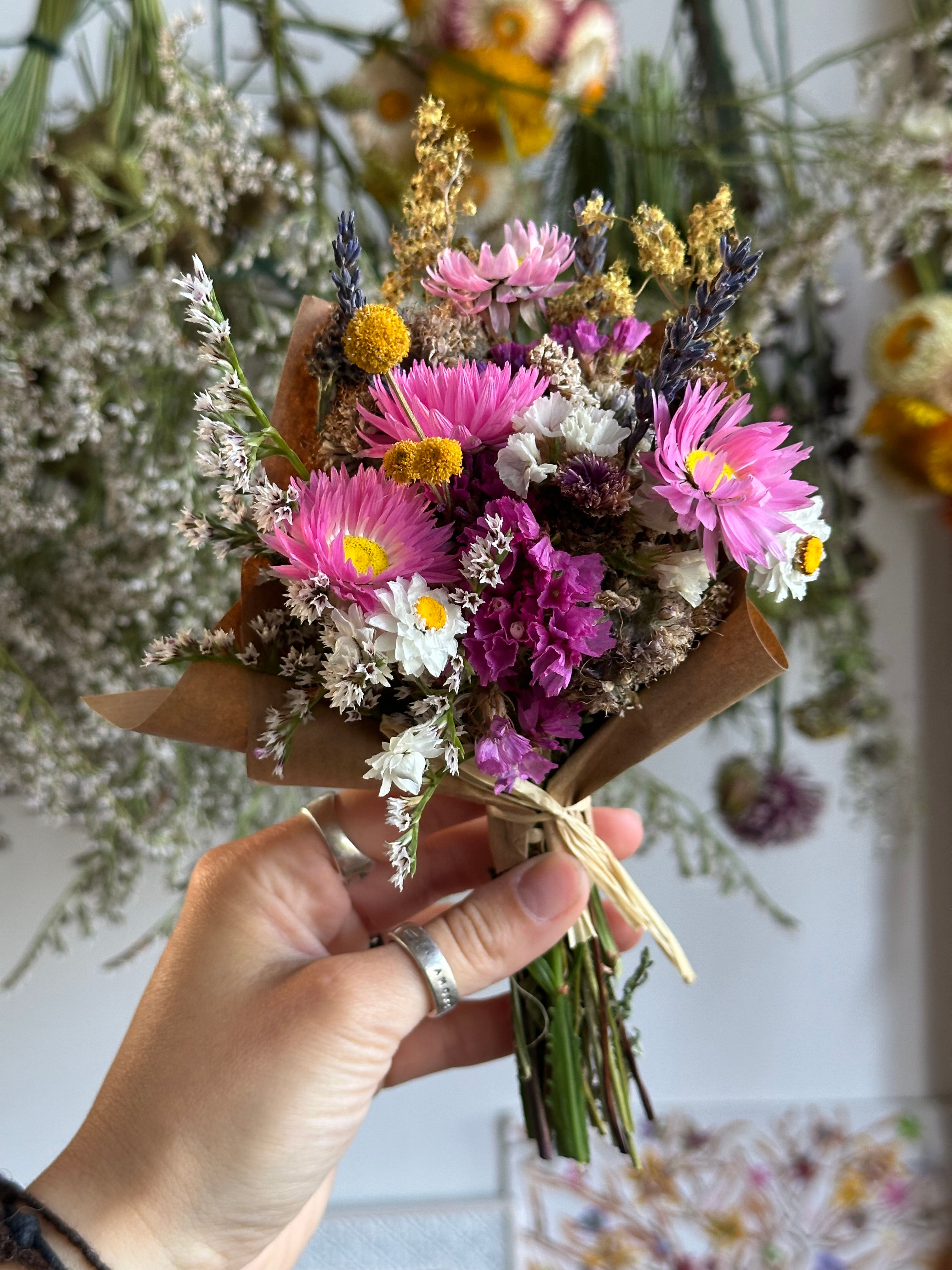 MINI DRIED FLOWER BOUQUET