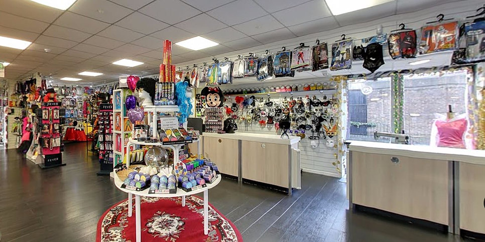 Family-run Nottingham fancy dress shop to close after 32 years ...