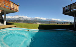18 close up swimmingpool