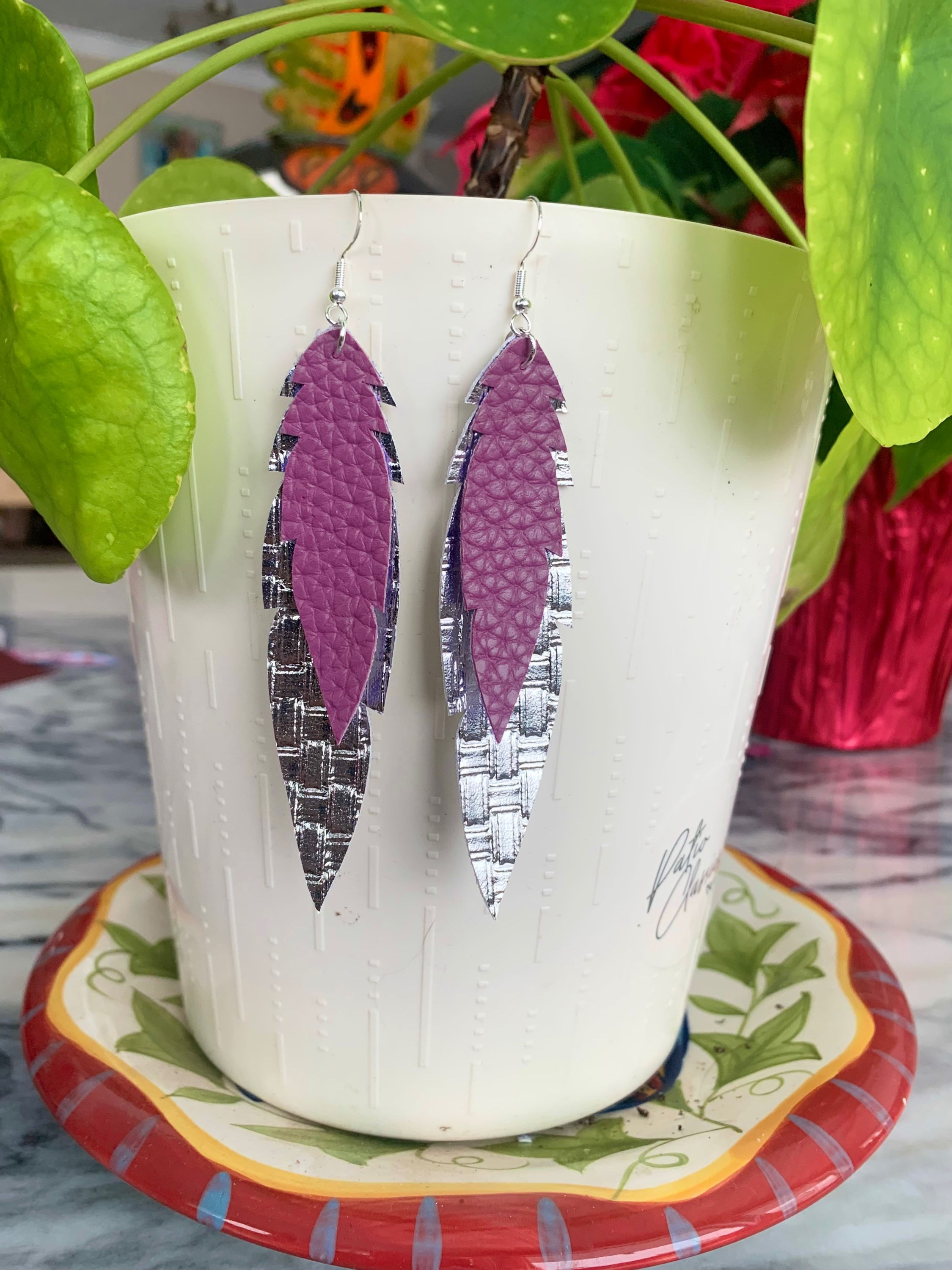Small feather earrings 